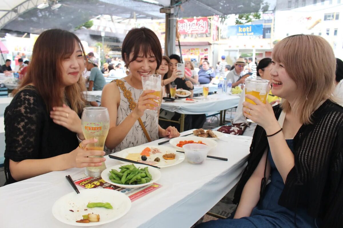 甲府駅前で「地ビールフェスト甲府2026」開催、全国16社のクラフトビールと地フードが集結